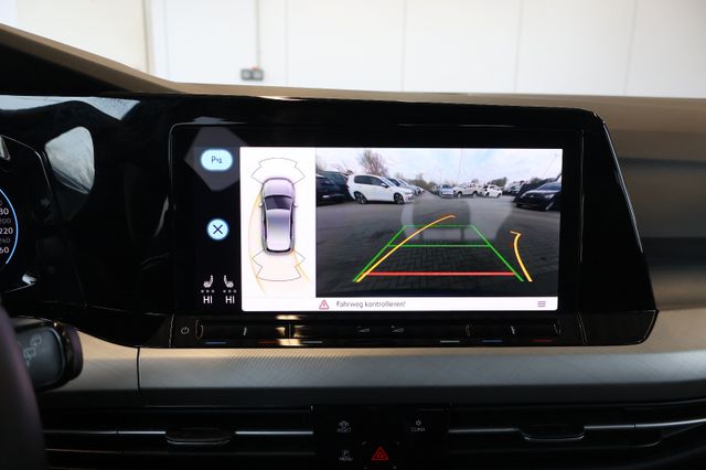 Volkswagen Golf VIII 2.0 TDI Life AID+ACC+LED+KAM+CARPLAY