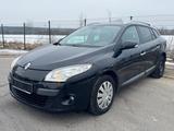 Renault Megane III Grandtour Dynamique Pano/Keyless - Renault Megane aus 2011: Grandtour