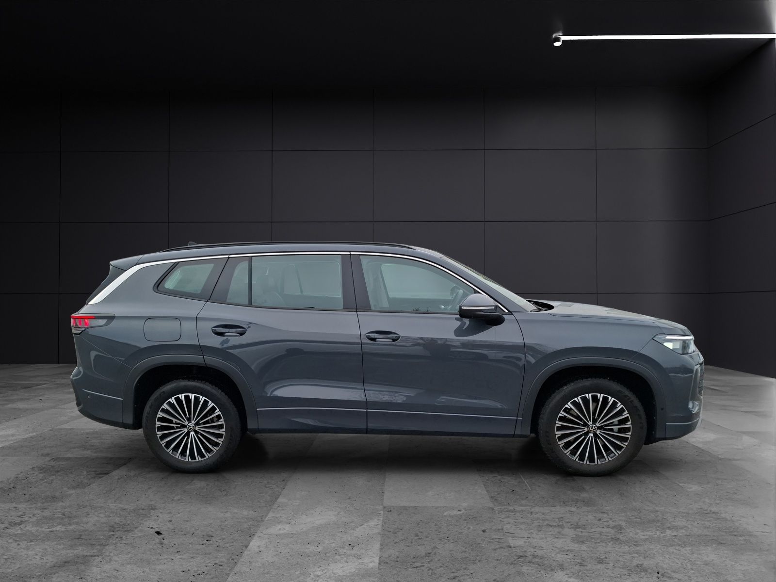 Fahrzeugabbildung Volkswagen Tayron TDI Life DSG 4M 7-Si Matrix AHK Navi AID