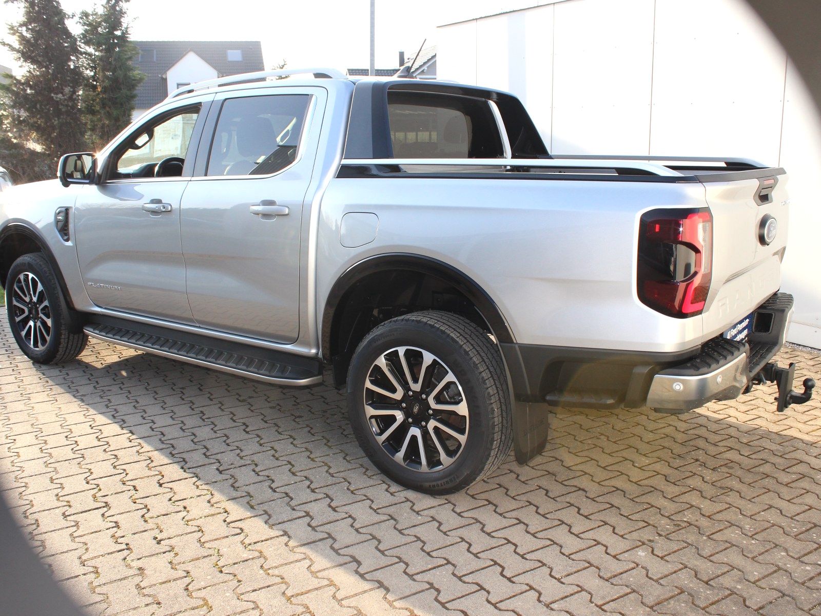 Fahrzeugabbildung Ford Ranger Platinum e-4WD Doppelkabine