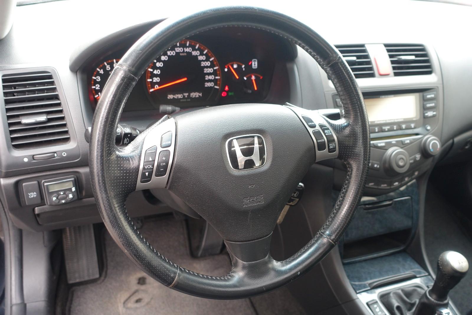 Honda Accord 2004 — photo 11