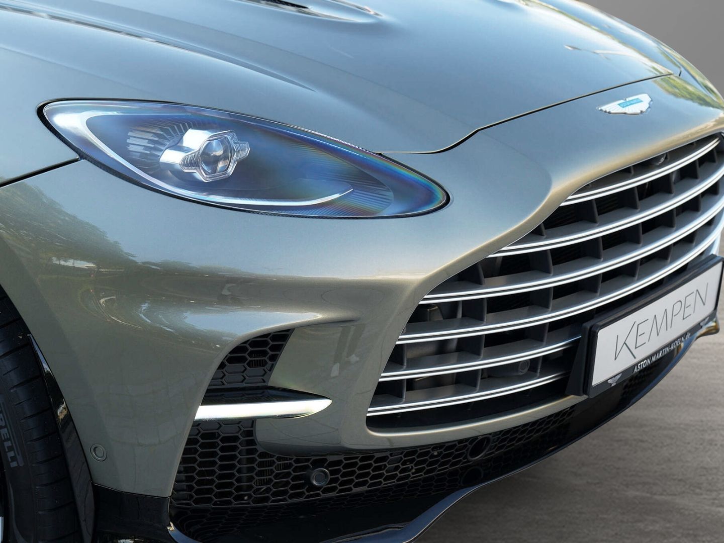 Aston Martin DBX 707 Titanium Grey / Onyx Black foto 16