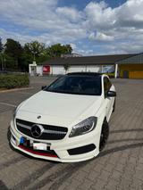 Mercedes-Benz 250 - weiße Mercedes-Benz 250