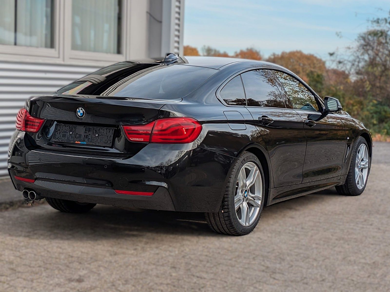 Fahrzeugabbildung BMW 420d Gran Coupe M SPORT SAG LEDER NAVI HUD LED