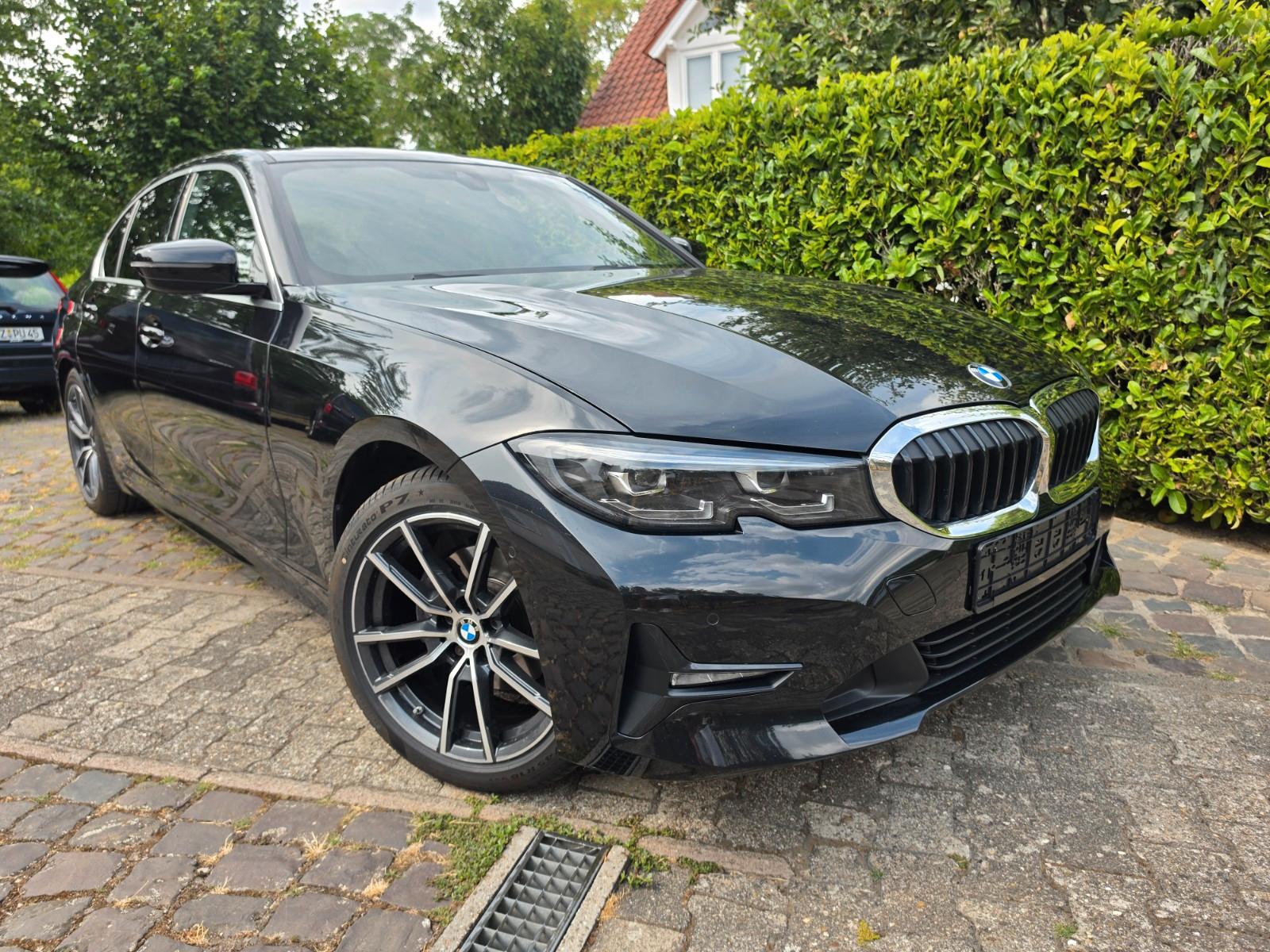 BMW 320i M Sport Lenkrad Virtuell HiFi Standheizung