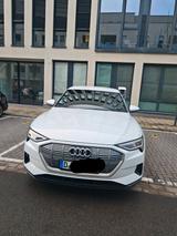 Audi e-tron 55 quattro/S Line/Dashcam/AHK/beh Lenkrad - Audi e-tron: Von Privat