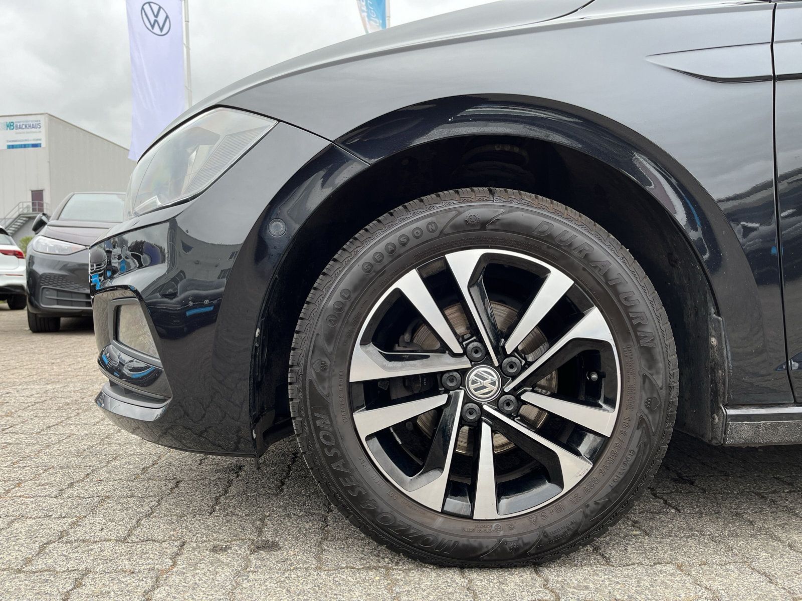 Fahrzeugabbildung Volkswagen Polo 1.0 MPI IQ.Drive CLIMATRONIC SHZ