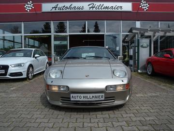 1990 Porsche 928 照片 1