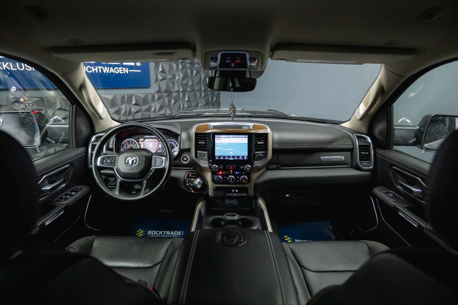 Fahrzeugabbildung Dodge RAM 5.7 V8 HEMI 4x4 LARAMIE LPG Offroad Bodylift