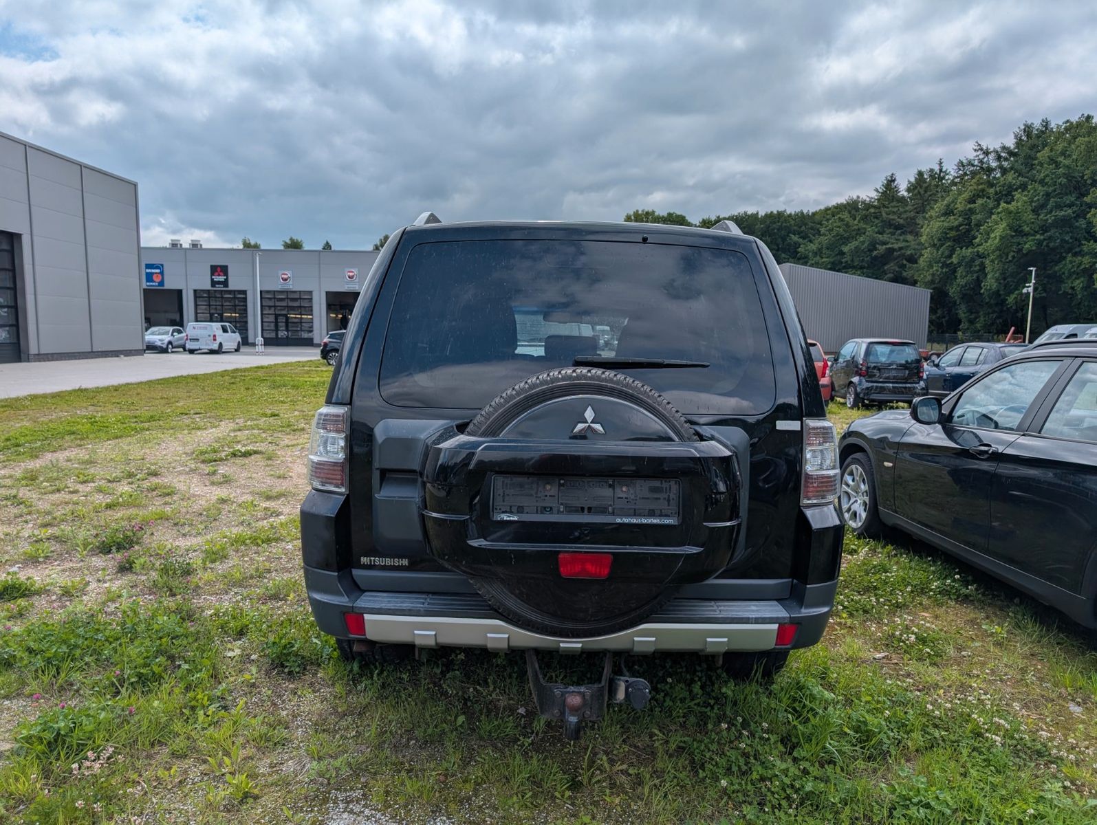 Fahrzeugabbildung Mitsubishi Pajero 3,2 DI-D Instyle Automatik