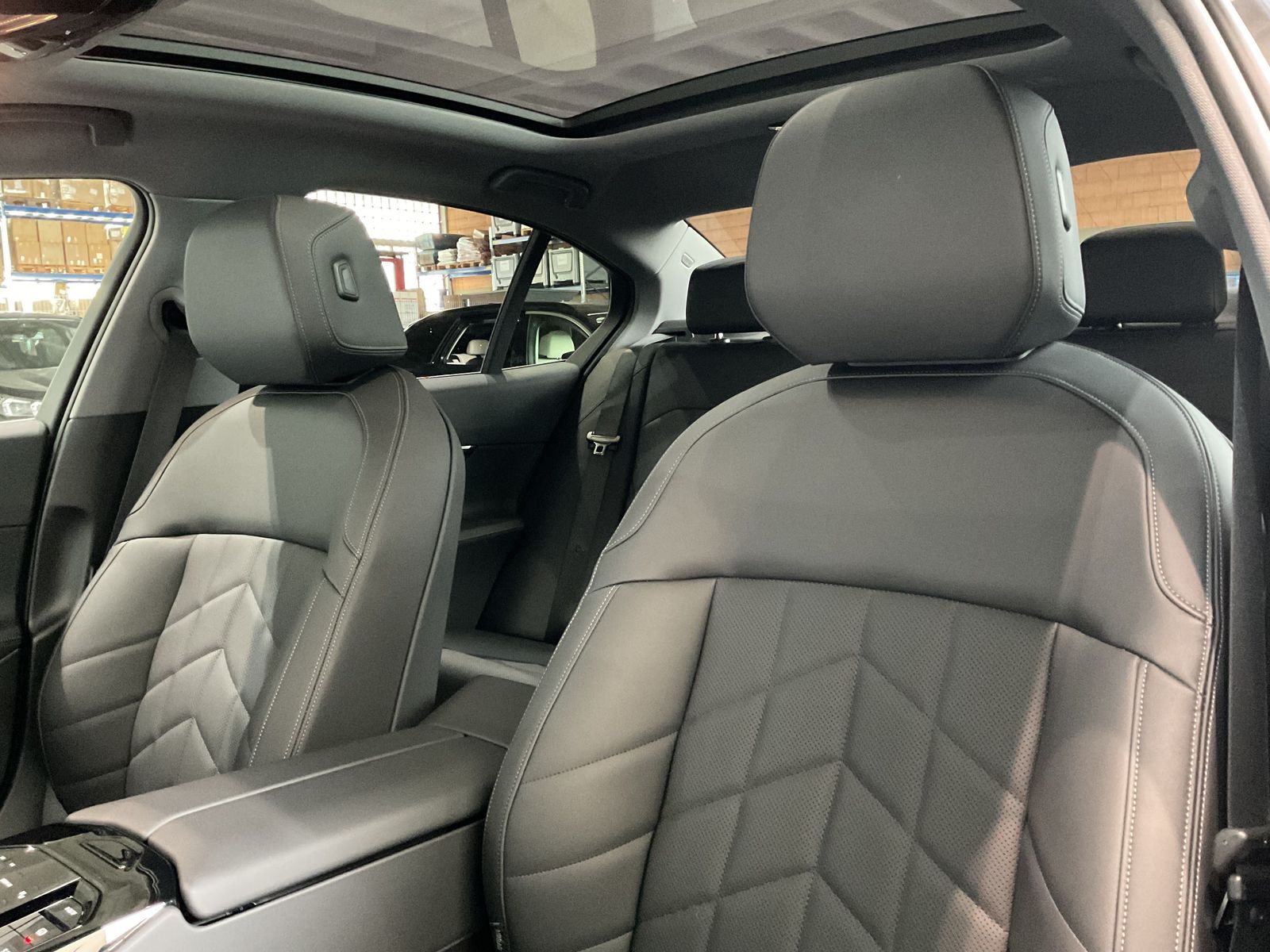 Fahrzeugabbildung BMW 530e 19" LMR, Panorama-Glasdach, Sitzbelüftung v