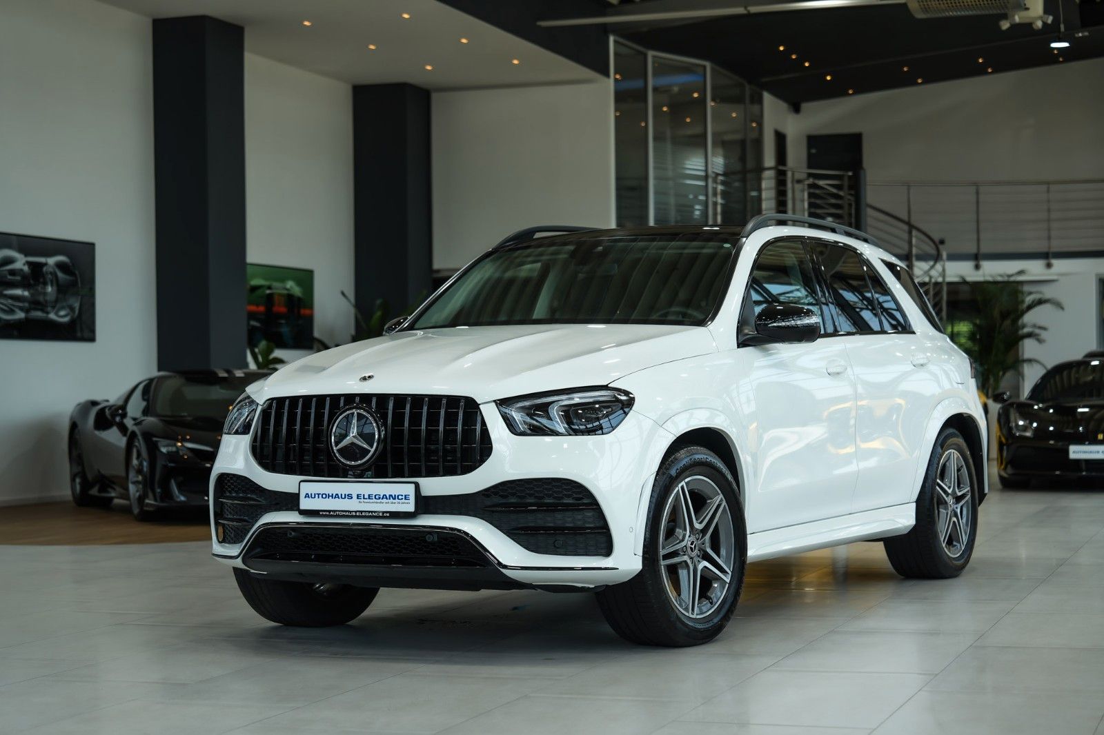 MERCEDES-BENZ GLE 350 e 4M*AMG-LINE*NIGHT*AIRMATIC*PANO*1.HAND