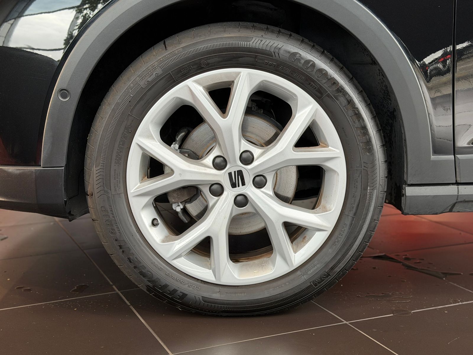 Fahrzeugabbildung SEAT ARONA 1.5 TSI DSG FR KLIMA NAV RFK ACC SHZ 17"
