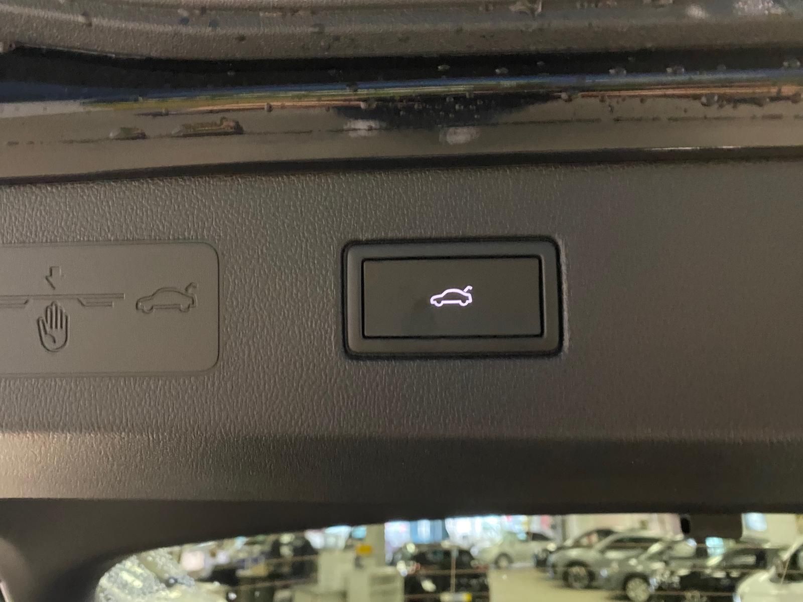 Fahrzeugabbildung Volkswagen T-Roc 1.5 eTSI R-Line NEUES MODELL AHK+ACC+KAMER