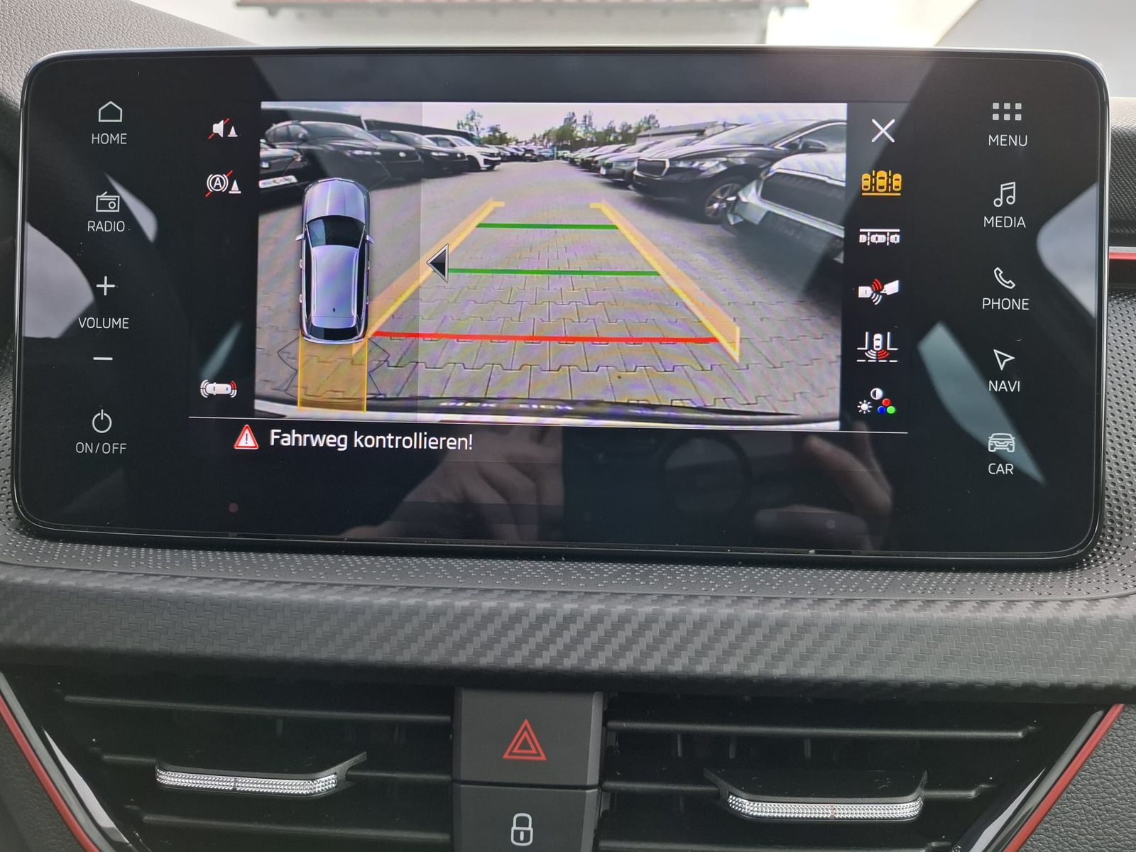 Fahrzeugabbildung SKODA Kamiq 1.5 TSI DSG Monte Carlo PANO*MATRIX*5J.GAR