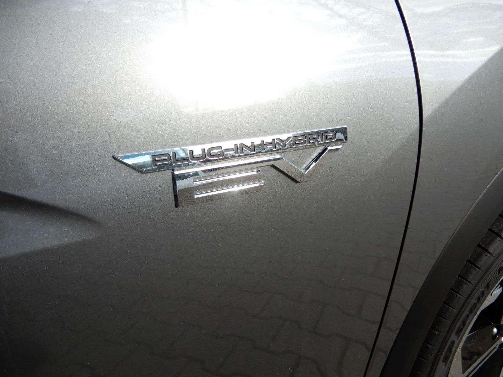 Fahrzeugabbildung Mitsubishi Eclipse Cross 2.4 PHEV SELECT 4WD Navi LED