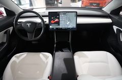 Fahrzeugabbildung Tesla Model 3 LONGRANGE DUAL-MOTOR NAVI/KAMERA/SH/PANO