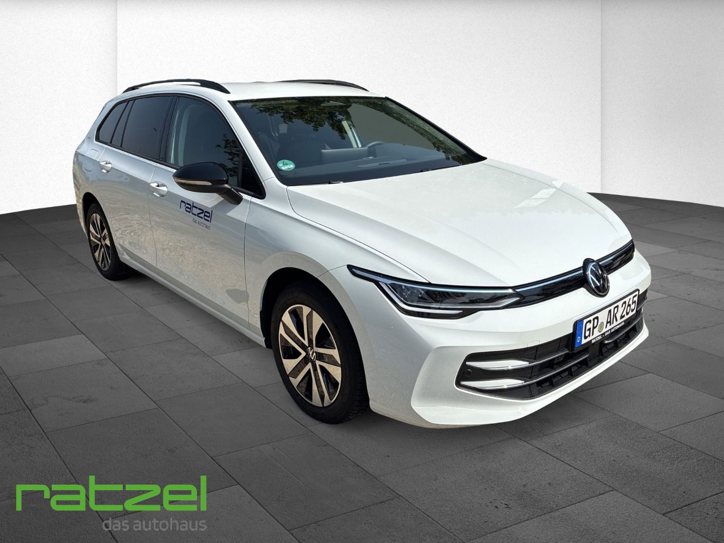 Fahrzeugabbildung Volkswagen Golf Variant VIII 1.5 eTSI DSG Energy Life +AHK+