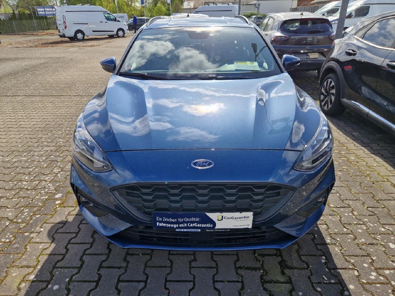 Ford Focus Turnier ST-Line X *LED ACC RFK