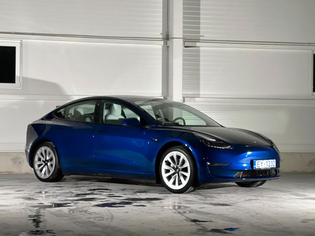 Tesla Model 3 Allradantrieb mit Dualmotor Long Ran...