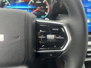 Bild 12 Foton 4 PickUp DoKa 4WD - Heckklappe mit Trittbrett