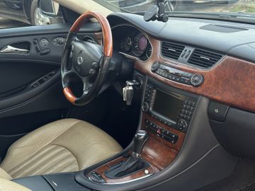 Mercedes CLS 500 - 12