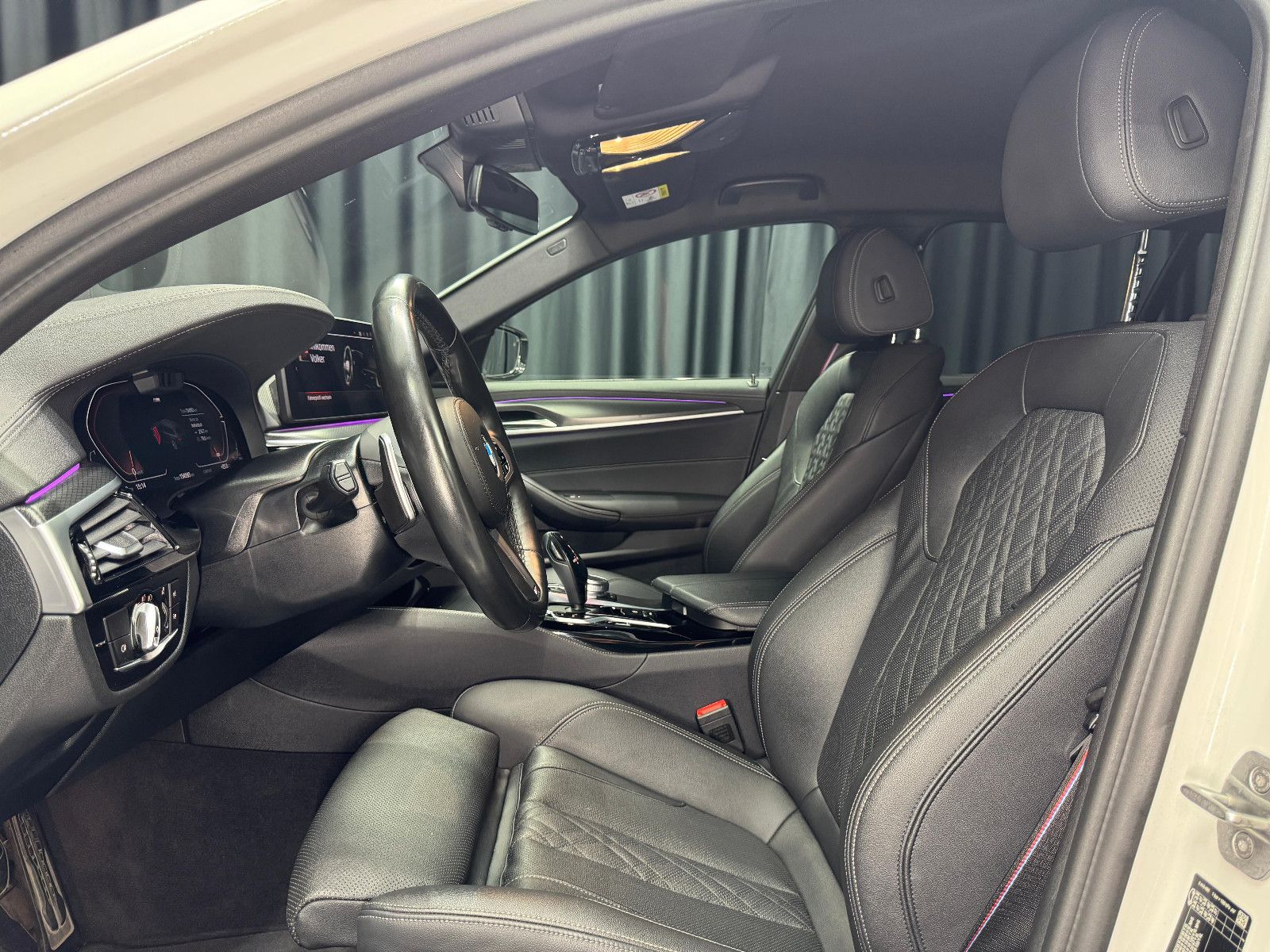 Fahrzeugabbildung BMW 530 d xDrive M Sport|360°|LASER|HUD|