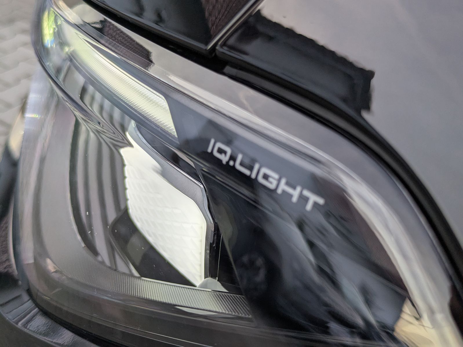 Fahrzeugabbildung Volkswagen Tayron 2.0 TDI 4M R-Line 7Si*MATRIX*AHK*PANO*HUD