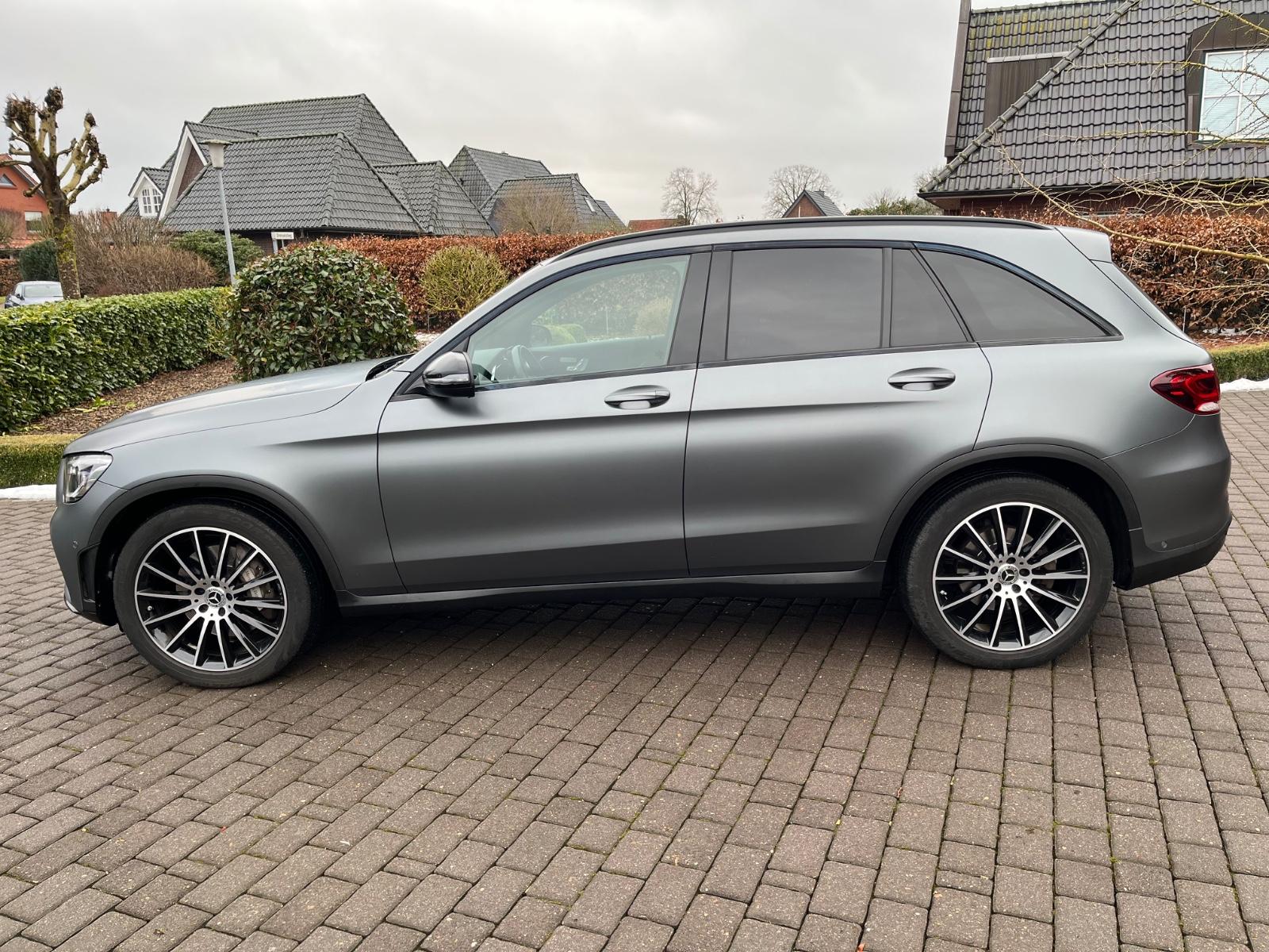 Mercedes-Benz GLC 300 AMG Desi.(Multi LED+Assisten+20"+AHK+Ni)