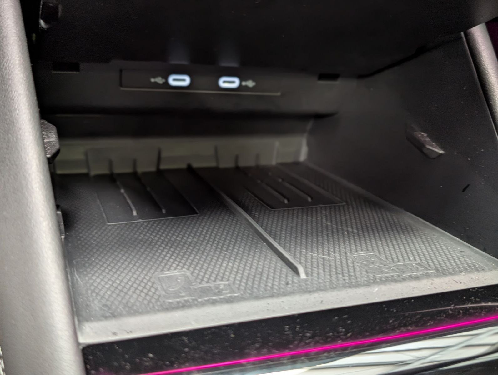 Fahrzeugabbildung Volkswagen Tayron 2.0 4M R-Line Launch Pano Matrix AHK 20"