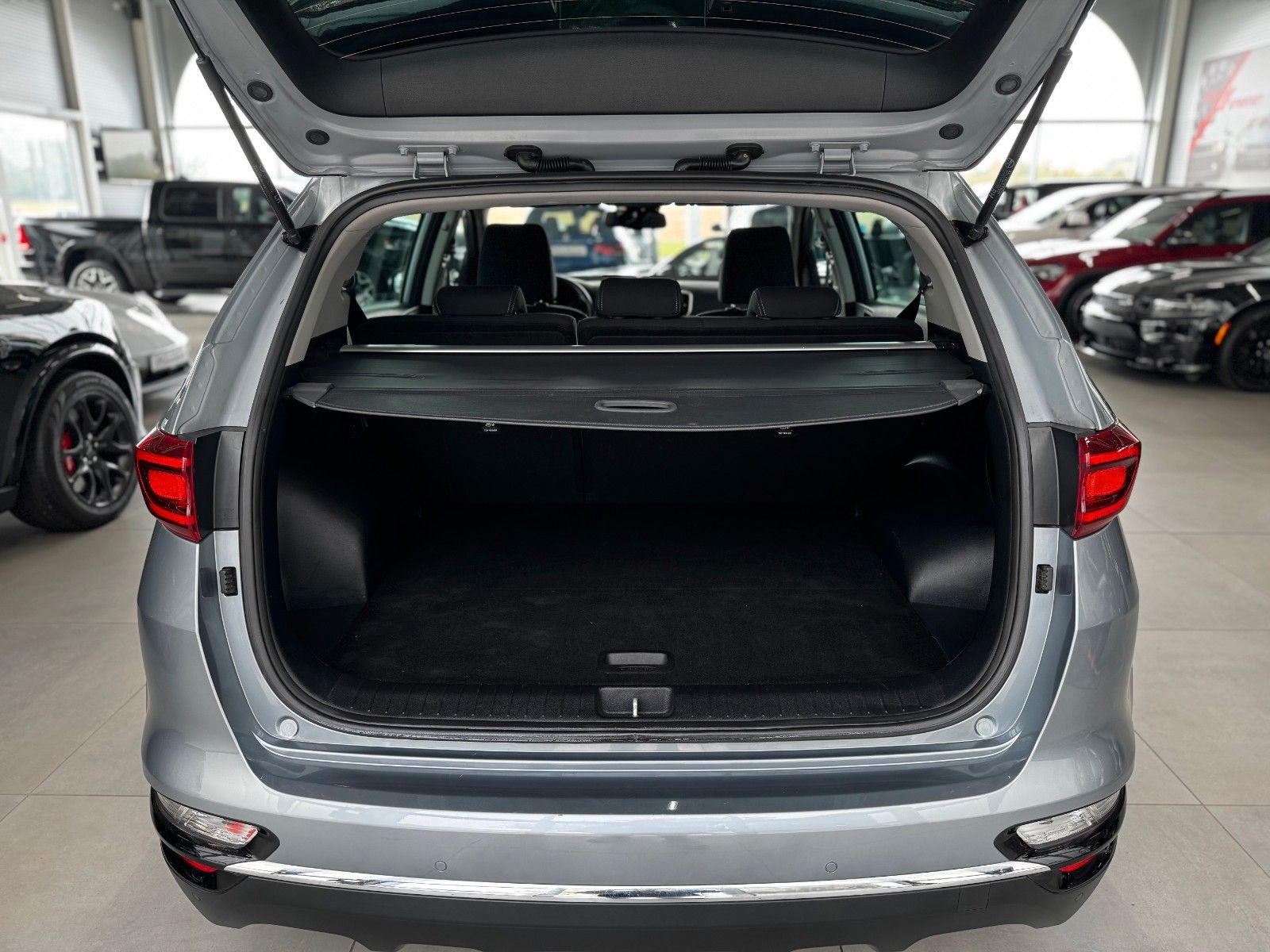 Fahrzeugabbildung Kia Sportage 1.6T Spirit DAB Navi Sitzheizung TOP