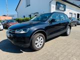 Volkswagen Touareg V6 TDI BMT+Navi+4xSHZ+LEDER+AHK+TOP - Volkswagen Touareg aus 2011: V6 TDI