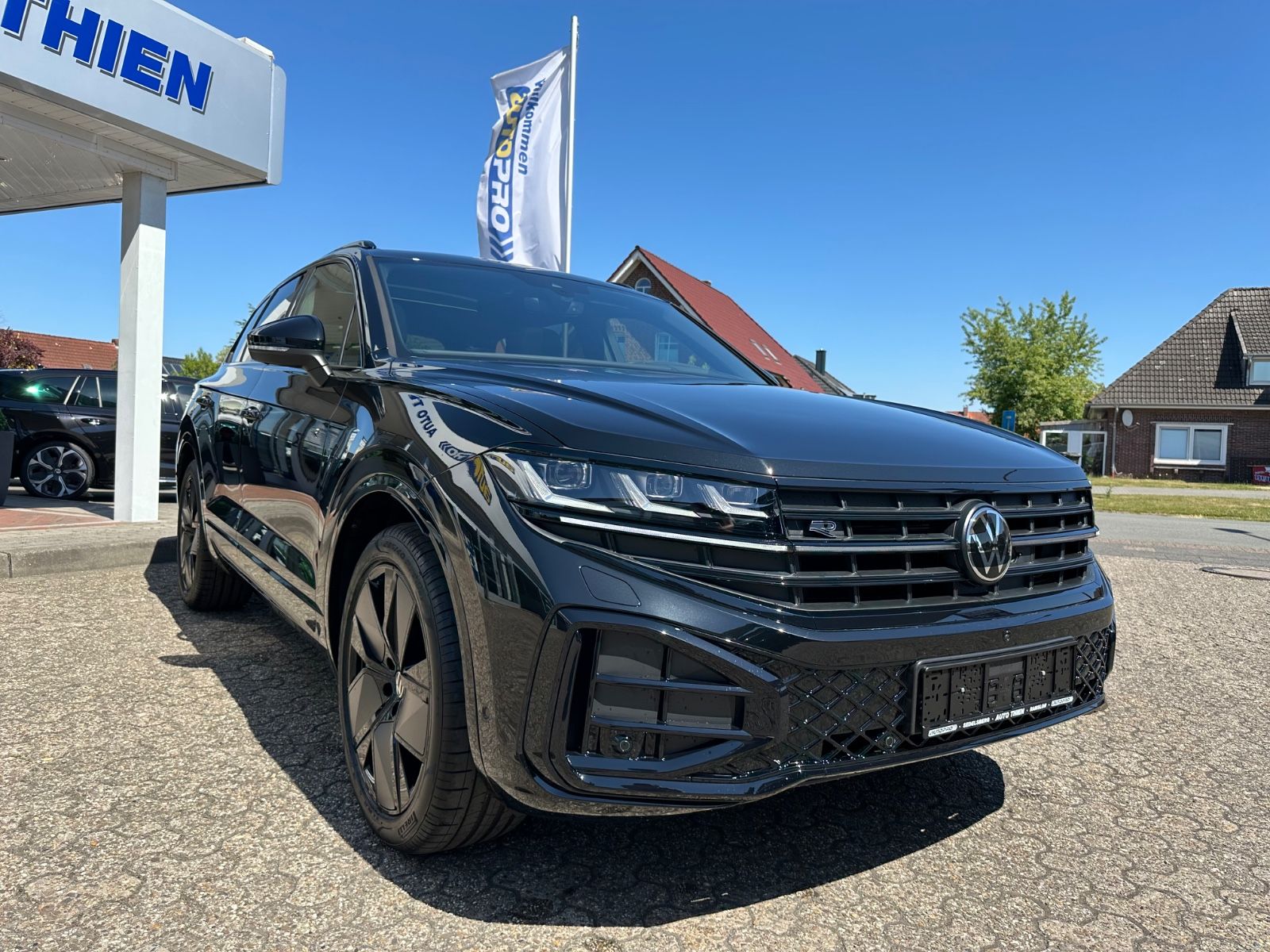 Fahrzeugabbildung Volkswagen Touareg 3.0 TDI 4Motion R-Line Pano/AHK/IQ/Navi