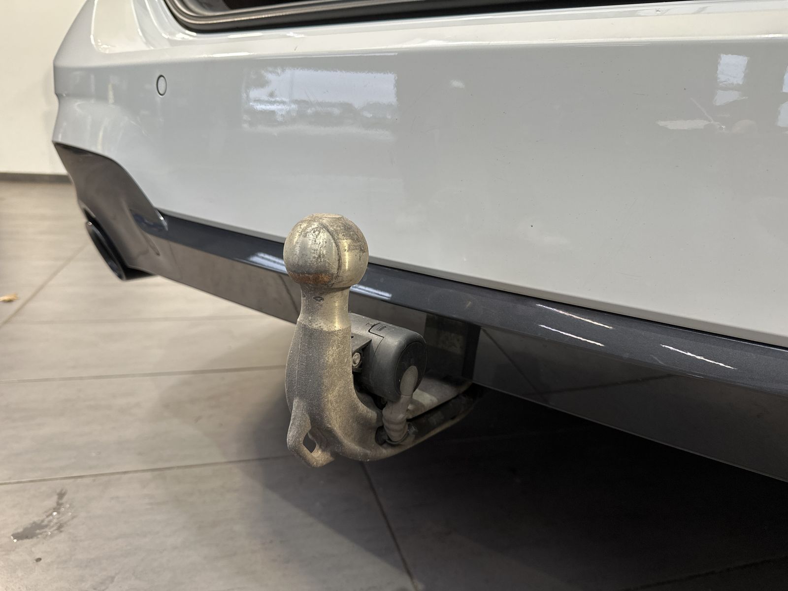 Fahrzeugabbildung BMW 320e Touring xDrive M-Sport NAV+LED+AHK+HIFI+KAM