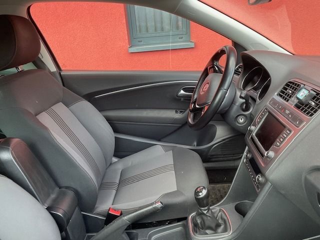 Fahrzeugabbildung Volkswagen Polo V 14TDI Allstar KLIMAAUTOMATIK TEMPOMAT PDC