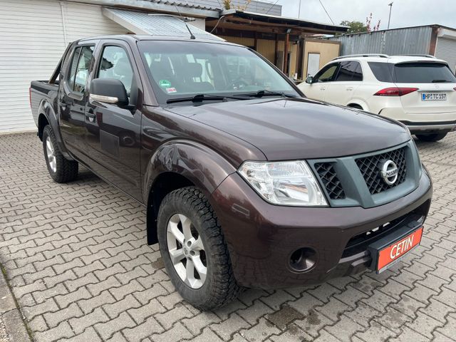 Nissan Navara Pickup Double Cab XE 4X4