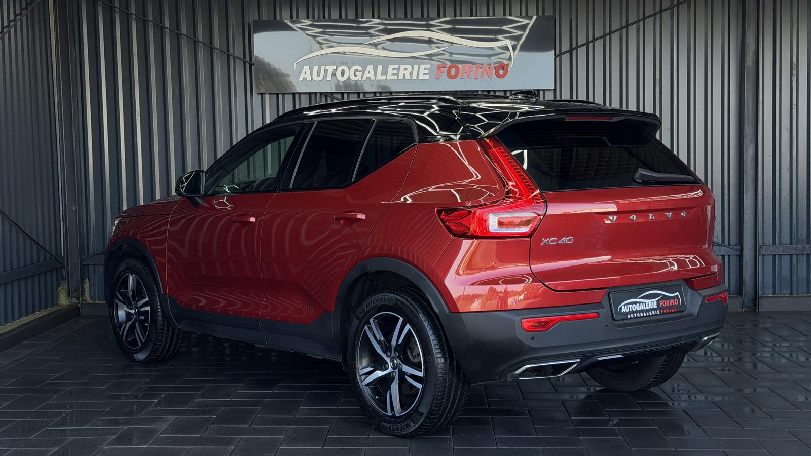 Volvo XC40 R Design 2WD*PANO*KAMERA*HARMAN-KARDON*LANE