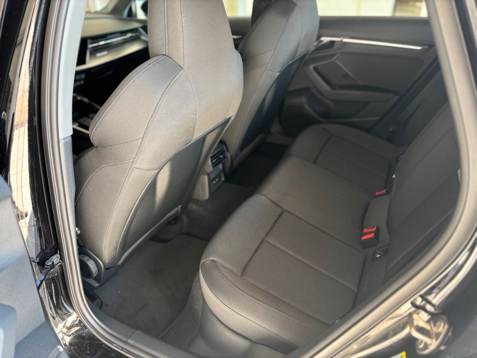 Fahrzeugabbildung Audi A3 Sportback 30 TFSI basis