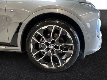 BMW X7 - 7