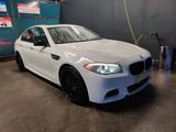 BMW F10 550i - BMW 550 aus 2010: 550i