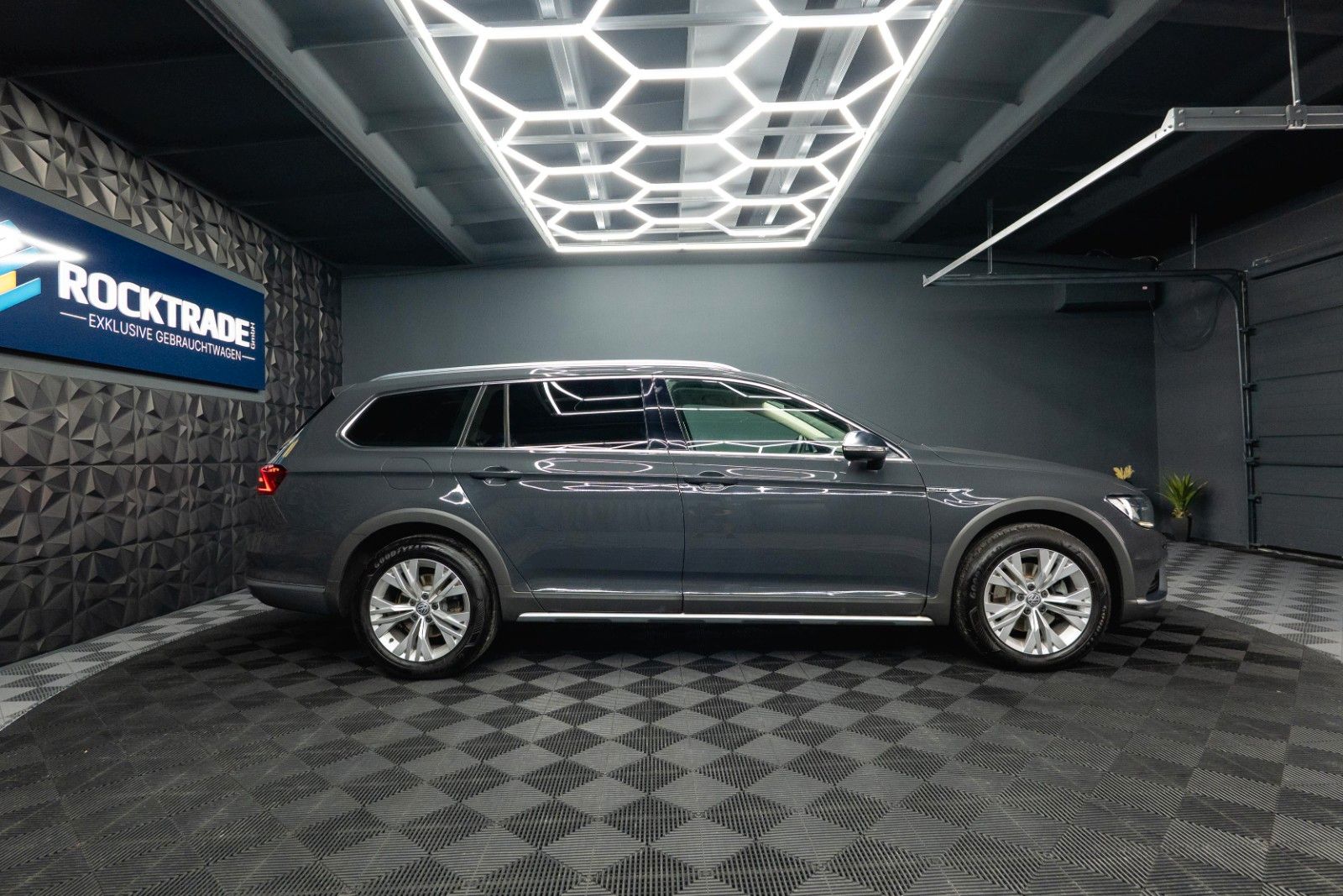 Fahrzeugabbildung Volkswagen Passat Alltrack 4Motion | Massage | LED | ACC