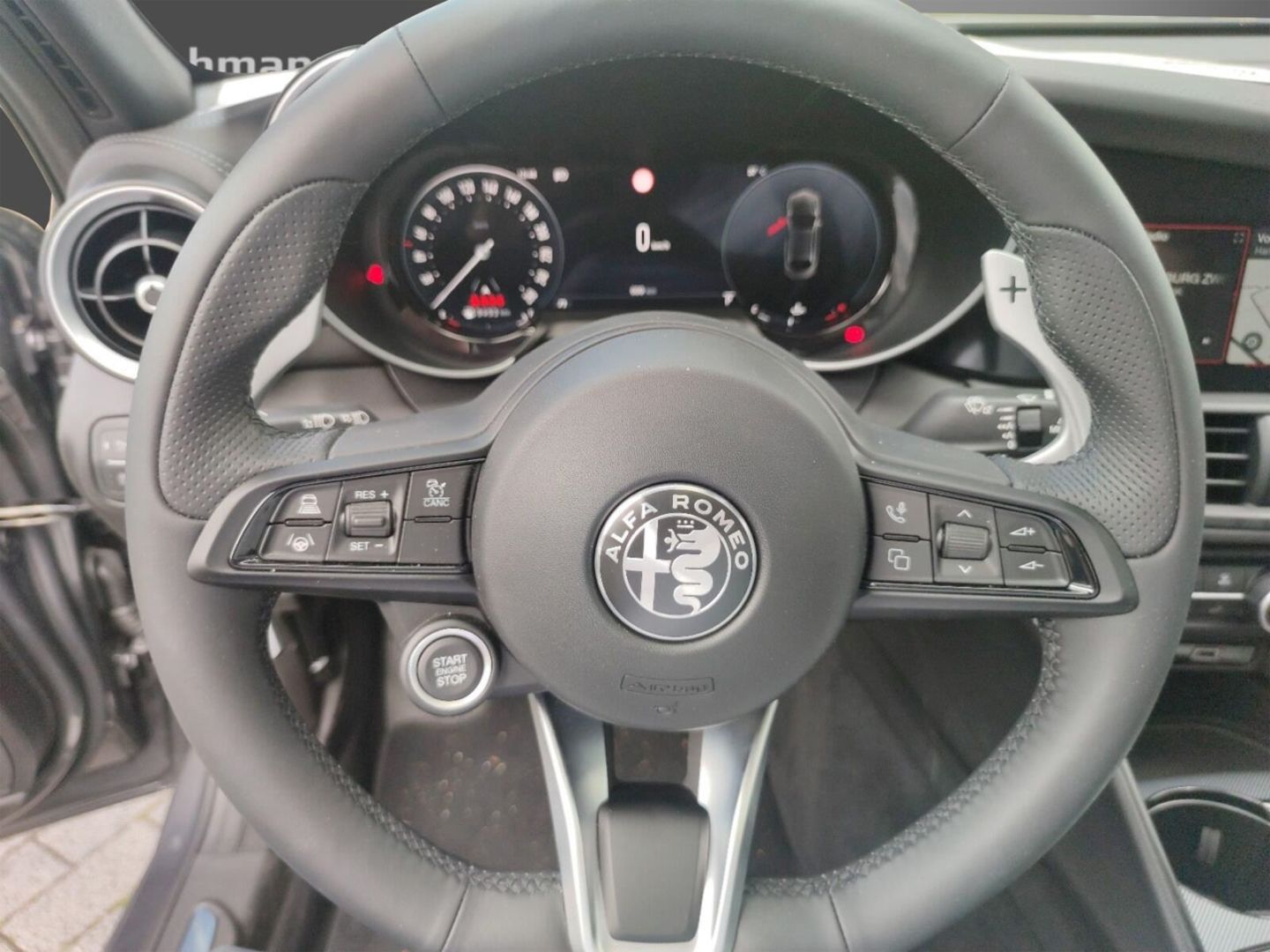 Fahrzeugabbildung Alfa Romeo Giulia 2.0 Turbo16V Q4 Veloce+PANO+HARMAN&KARDON