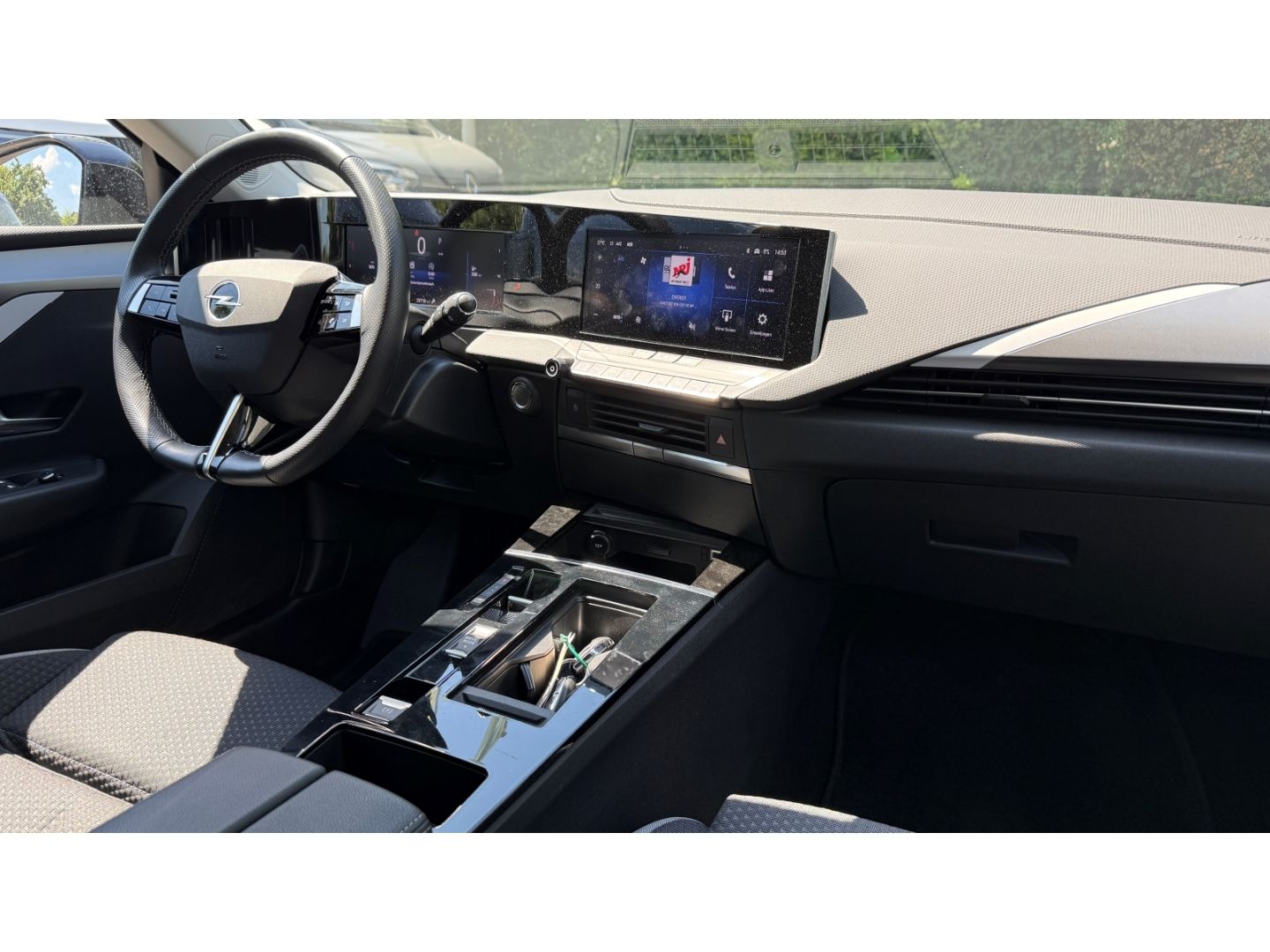Fahrzeugabbildung Opel Astra L Sports Tourer Edition Navi Digitales Coc