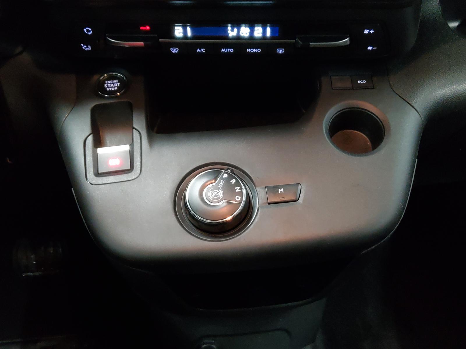 Citroën Berlingo 1.2 PureTech Shine Glasdach PDC AHK