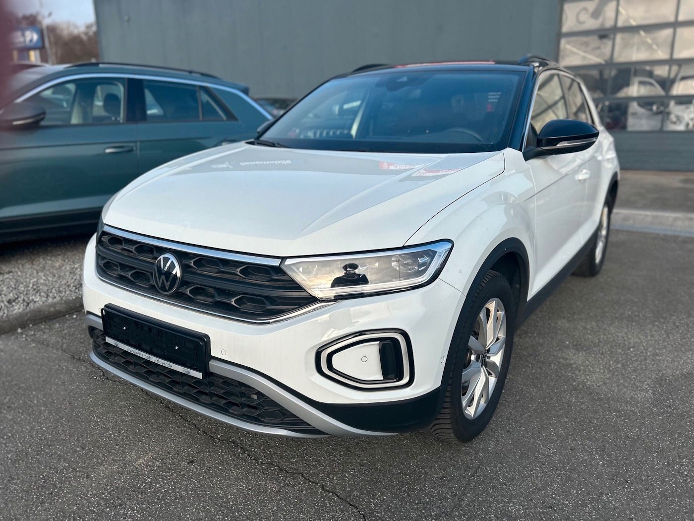 Fahrzeugabbildung Volkswagen T-Roc 2.0 TDI GOAL NEU50T AHK LED ACC SHZ+LHZ
