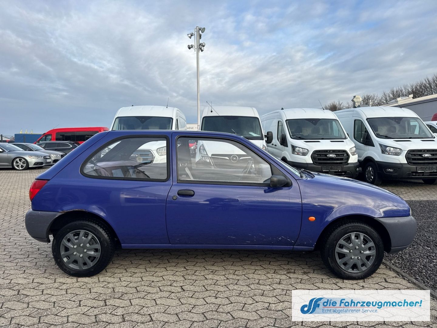 Fahrzeugabbildung Ford Fiesta TÜV 10/26 1.3l *EXPORT  74.000km