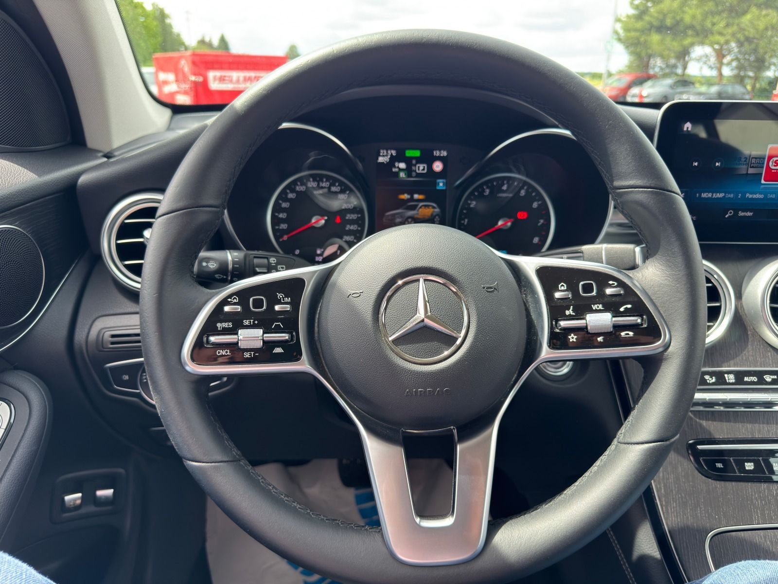 Fahrzeugabbildung Mercedes-Benz GLC 300 e 4Matic*RFK*eHeck*