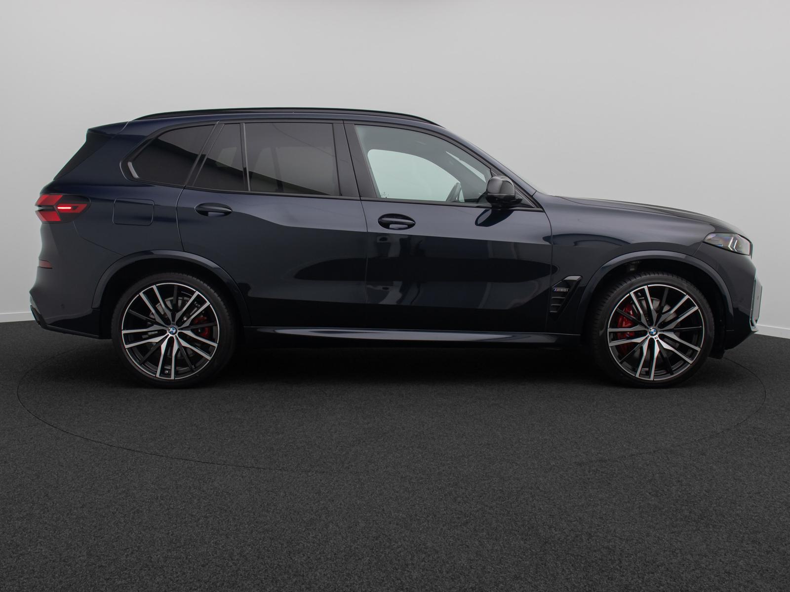 BMW X5 M60i SkyLoung 360° H/K Massage Individual 22"