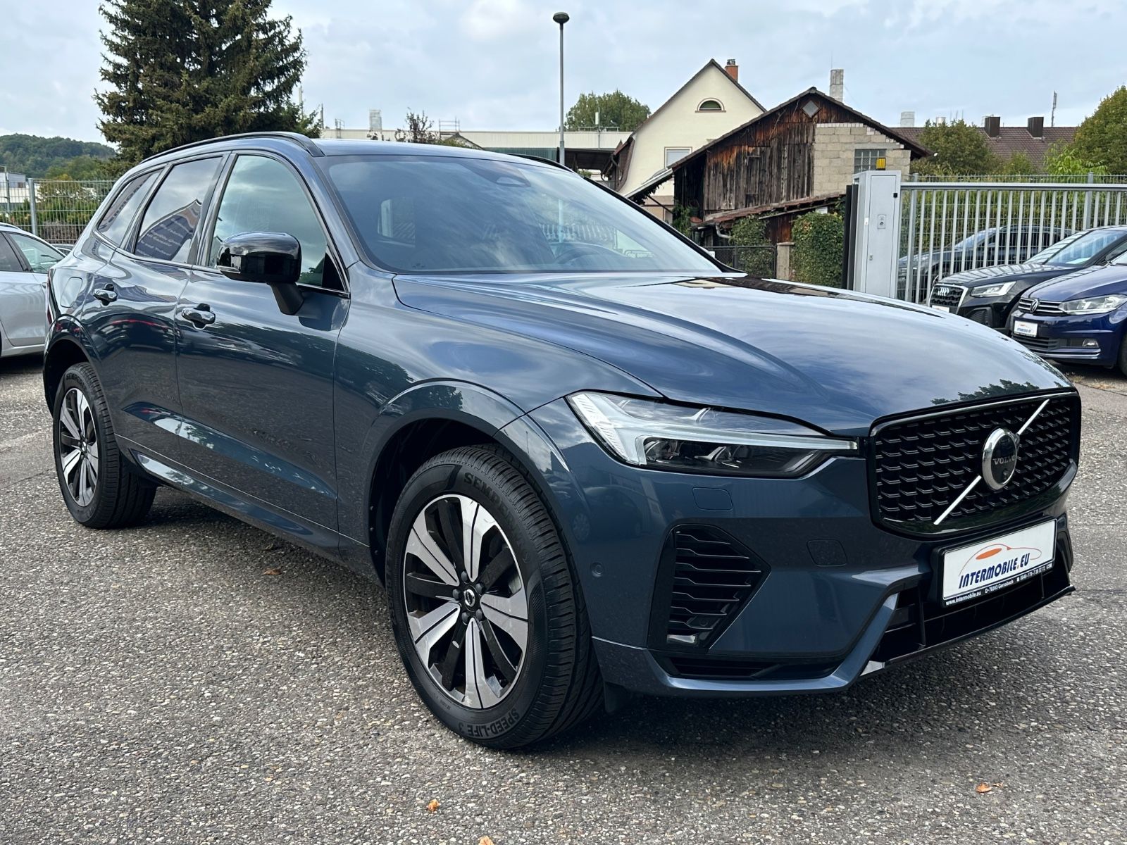 Volvo XC60 T6 AWD R-Design PANO LEDER NAVI LED CAM TOP imagem 3