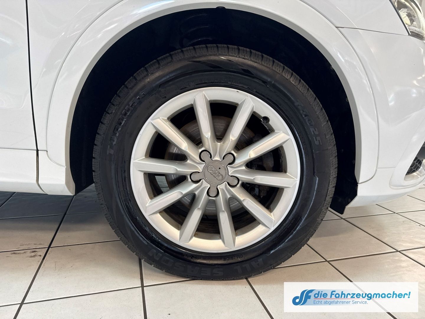 Fahrzeugabbildung Audi Q3 2.0 TDI quattro S line Sportpaket AD El. Pano